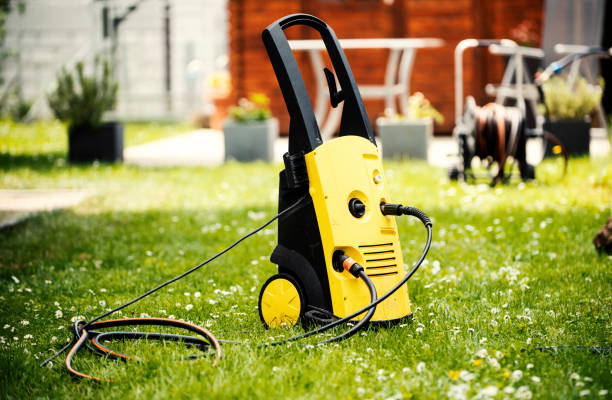 Best Animal Enclosure Cleaning  in Cocoa West, FL